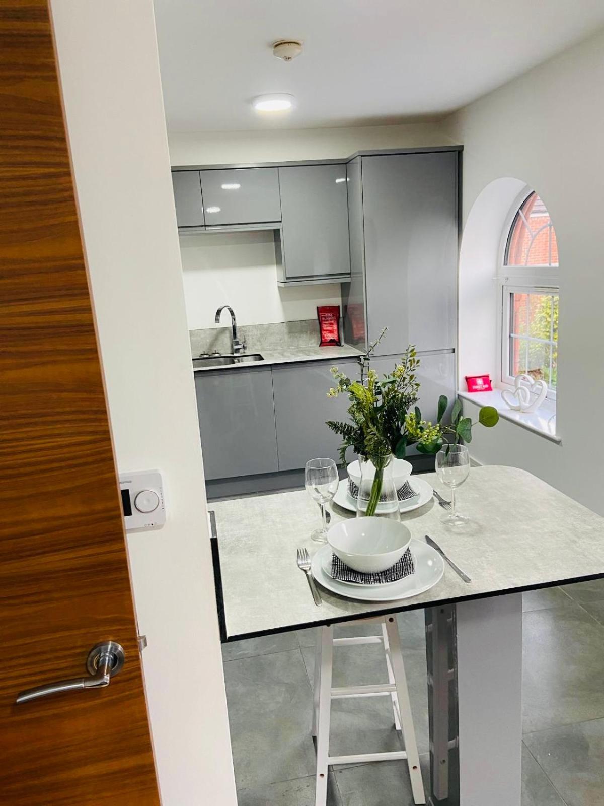 Modern Flat With Free Parking Close To Birmingham Centre Buitenkant foto
